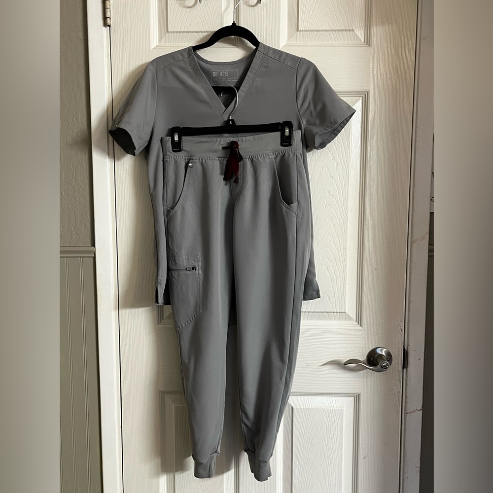 Fig scrub set size XS top and bottom color gray